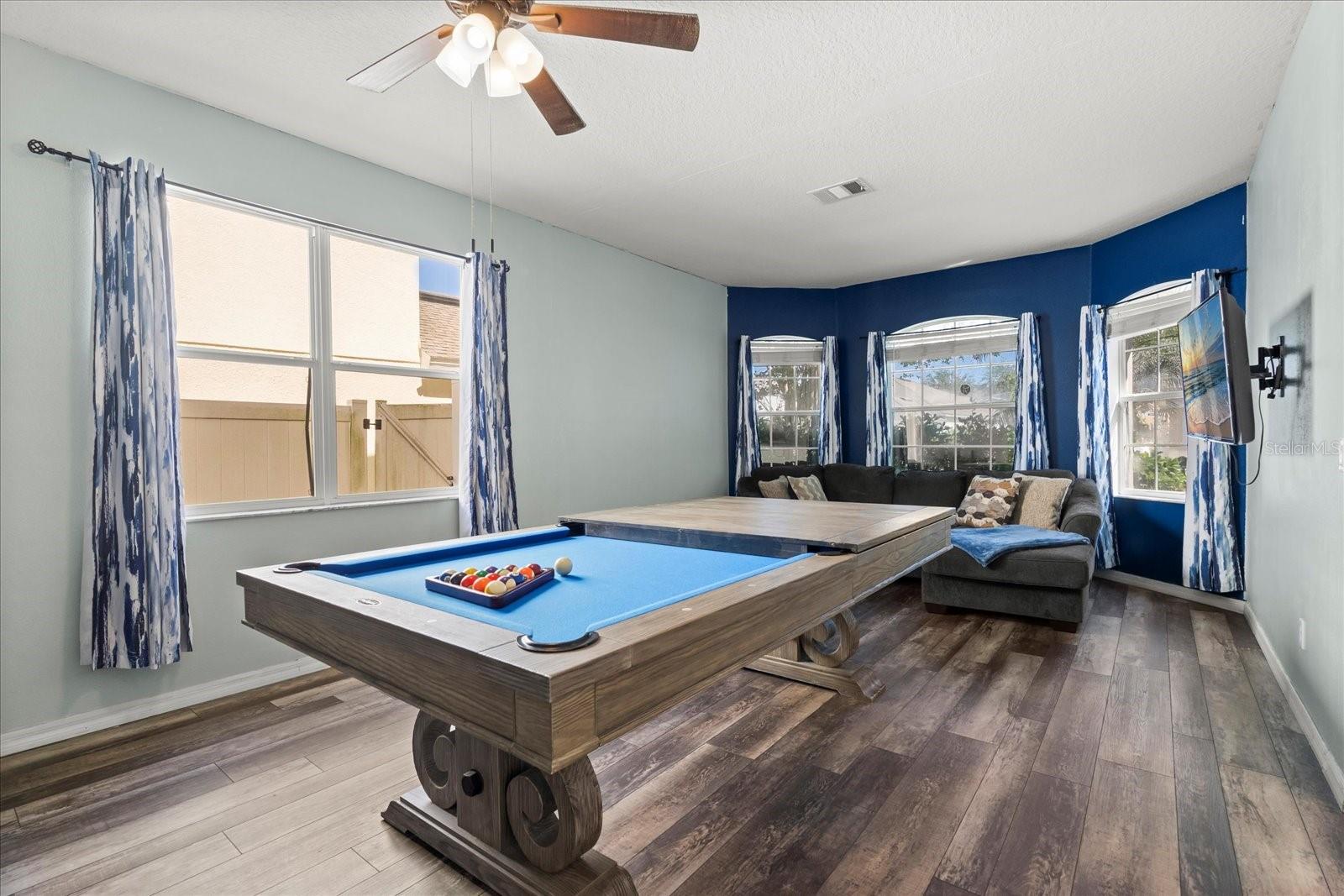 206 BONVILLE DR