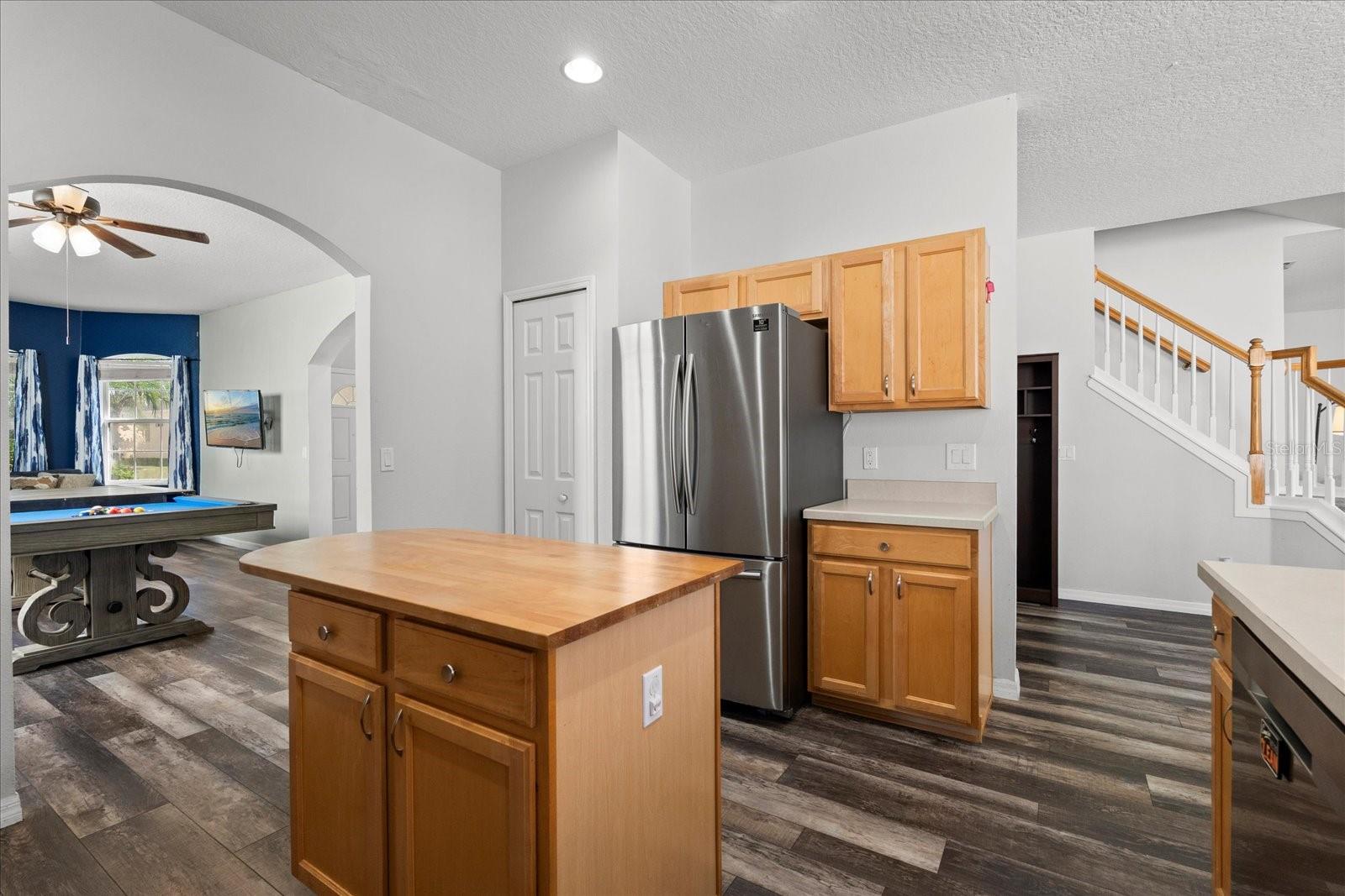 206 BONVILLE DR
