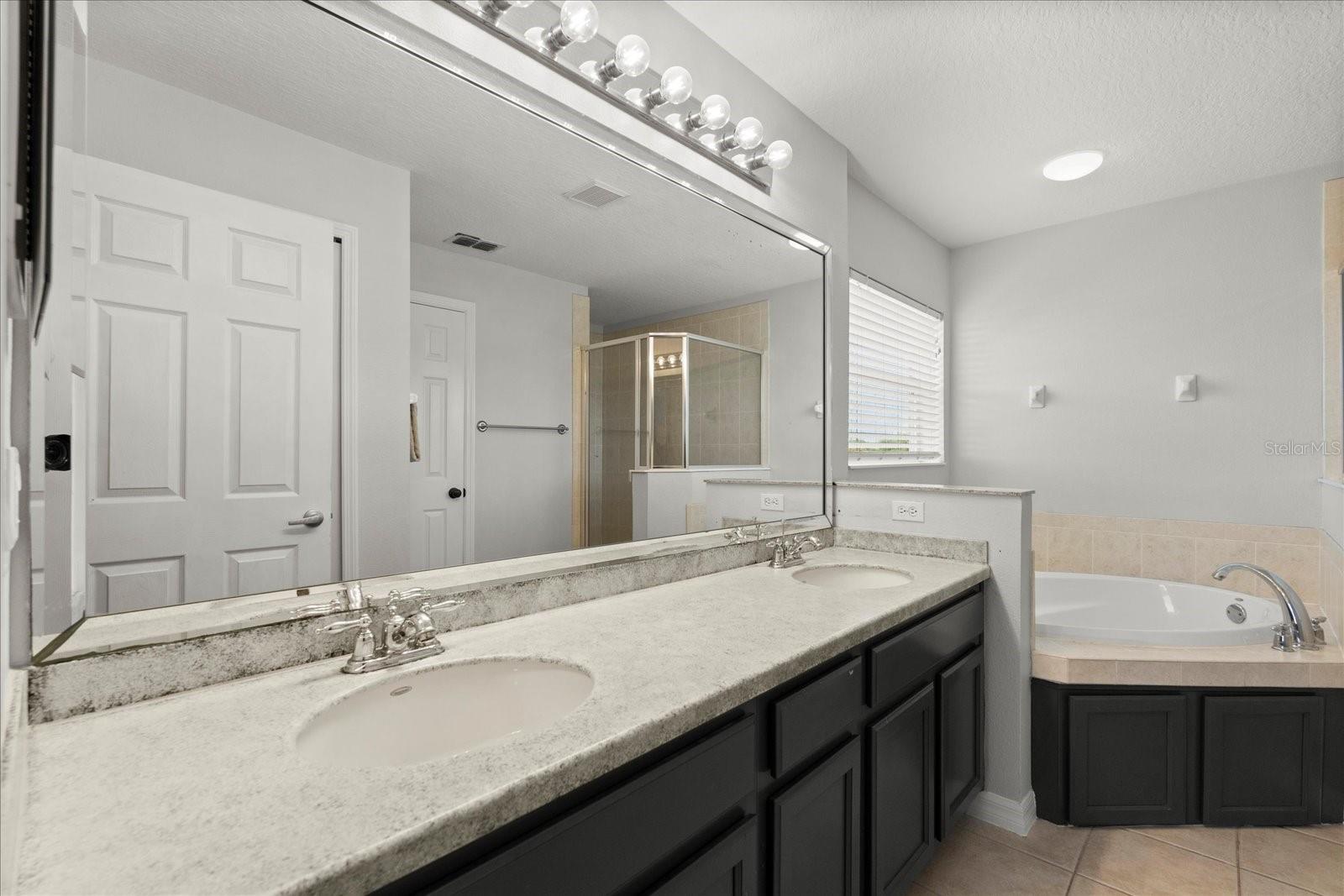 206 BONVILLE DR