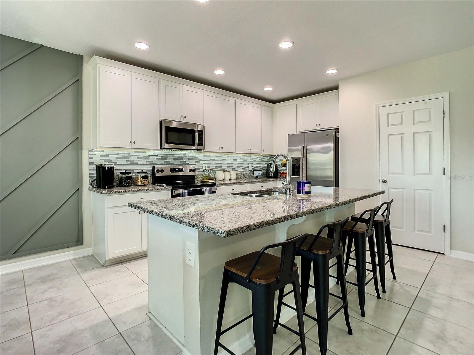 12912 CONQUISTADOR LOOP