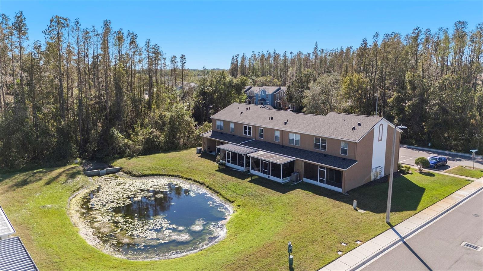 1228 BARONSCOURT DR