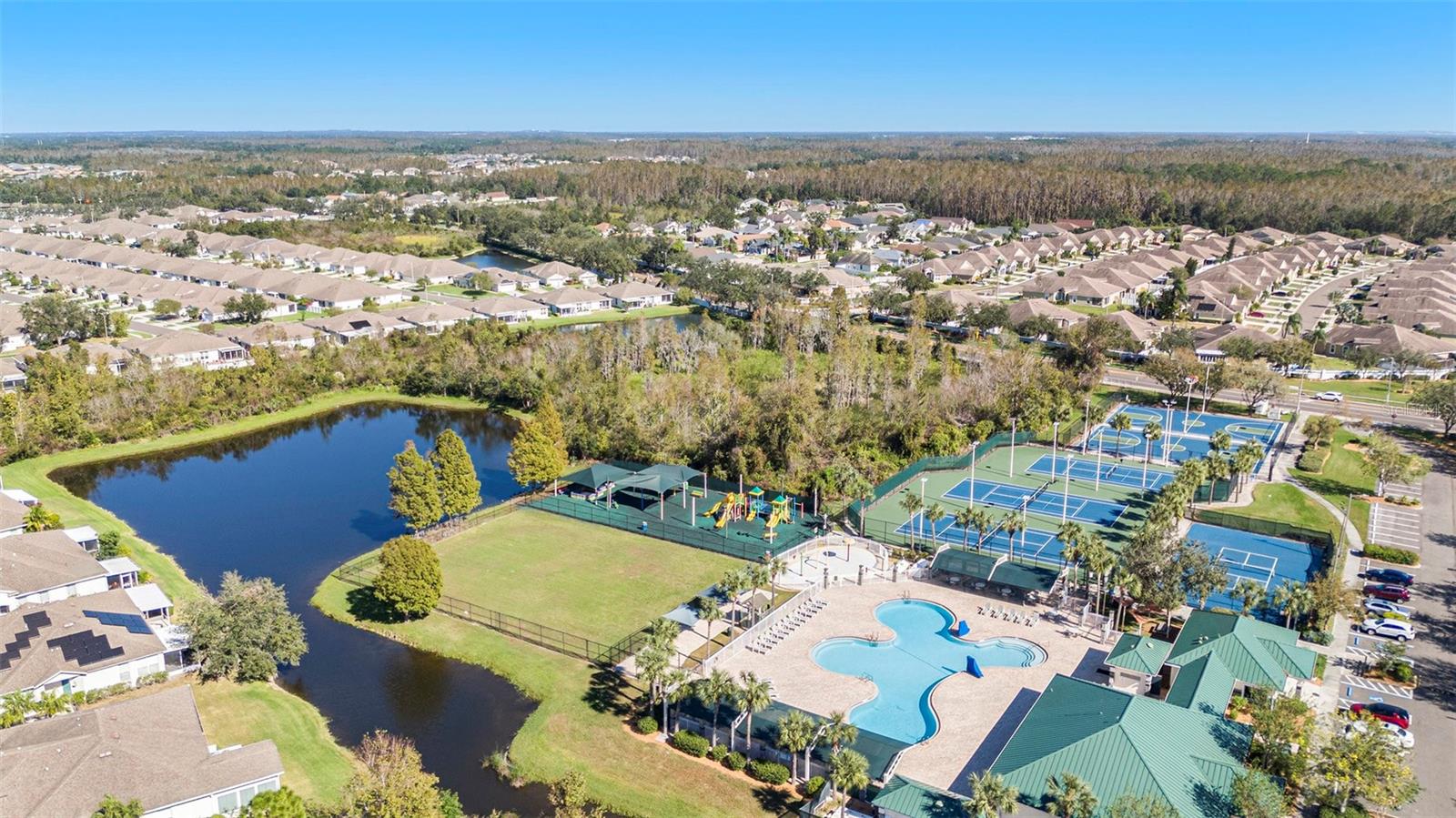 1228 BARONSCOURT DR