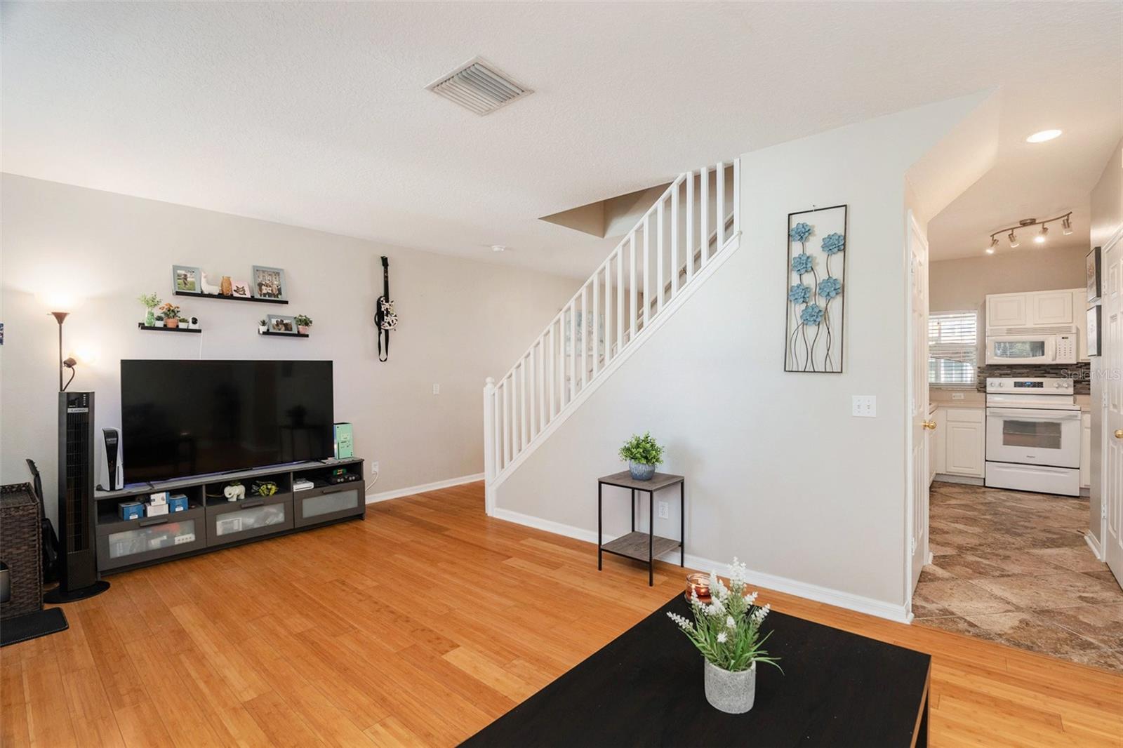 1228 BARONSCOURT DR