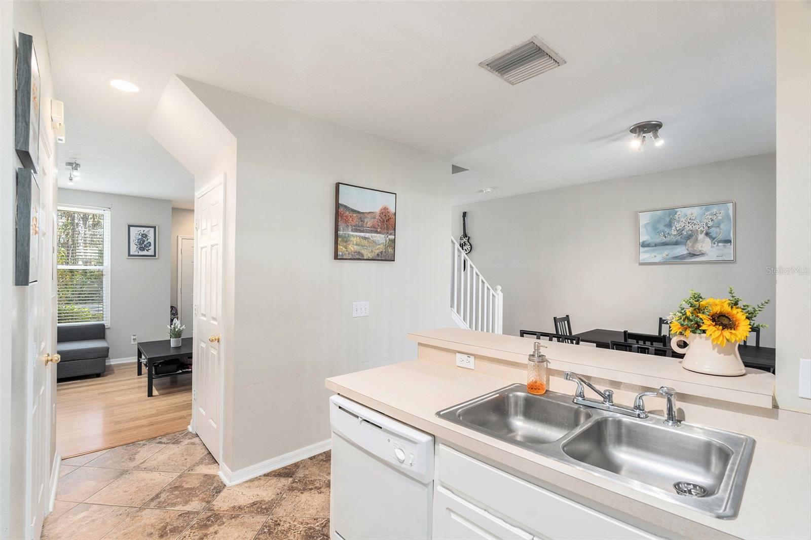 1228 BARONSCOURT DR