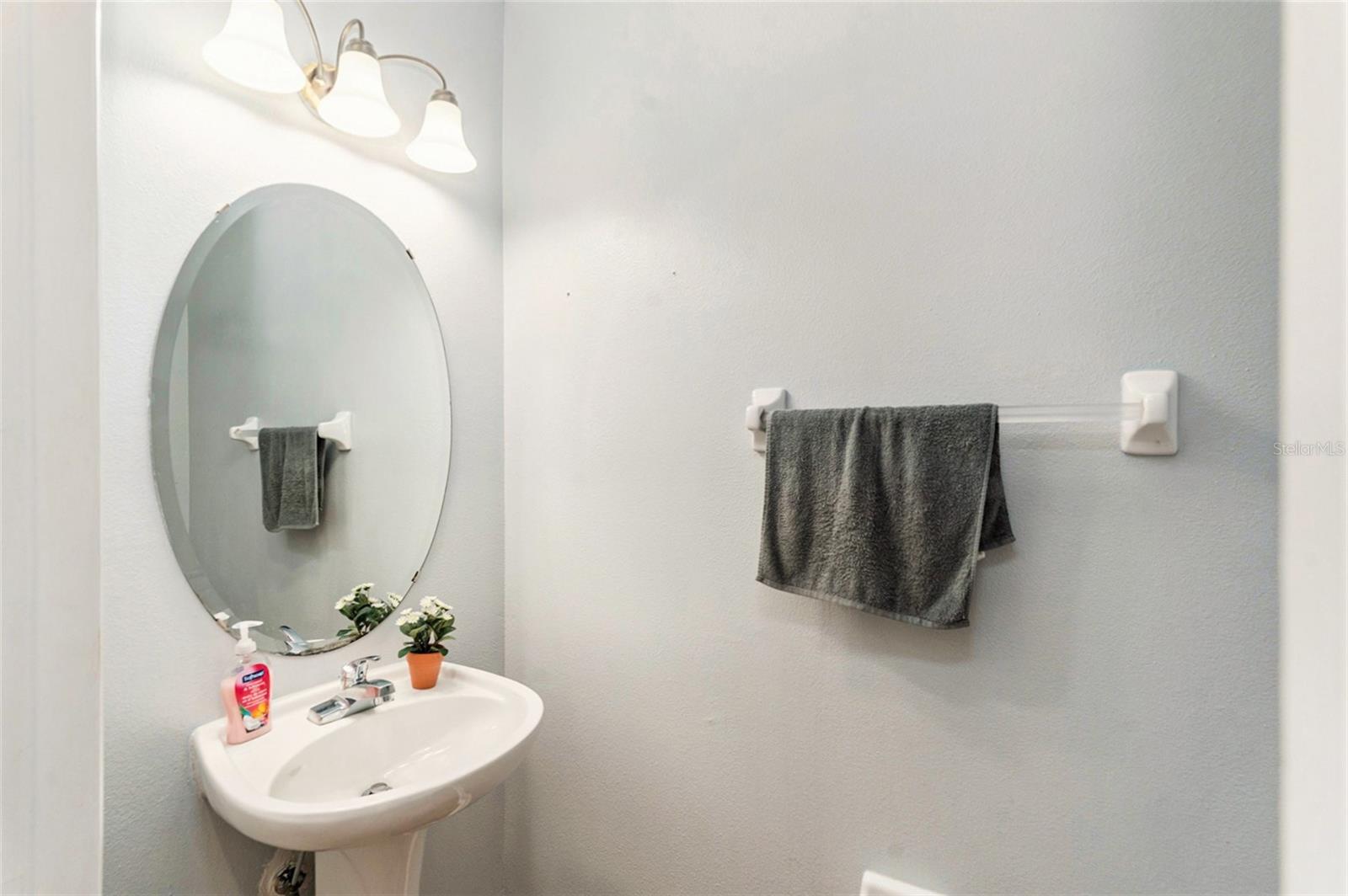 1228 BARONSCOURT DR