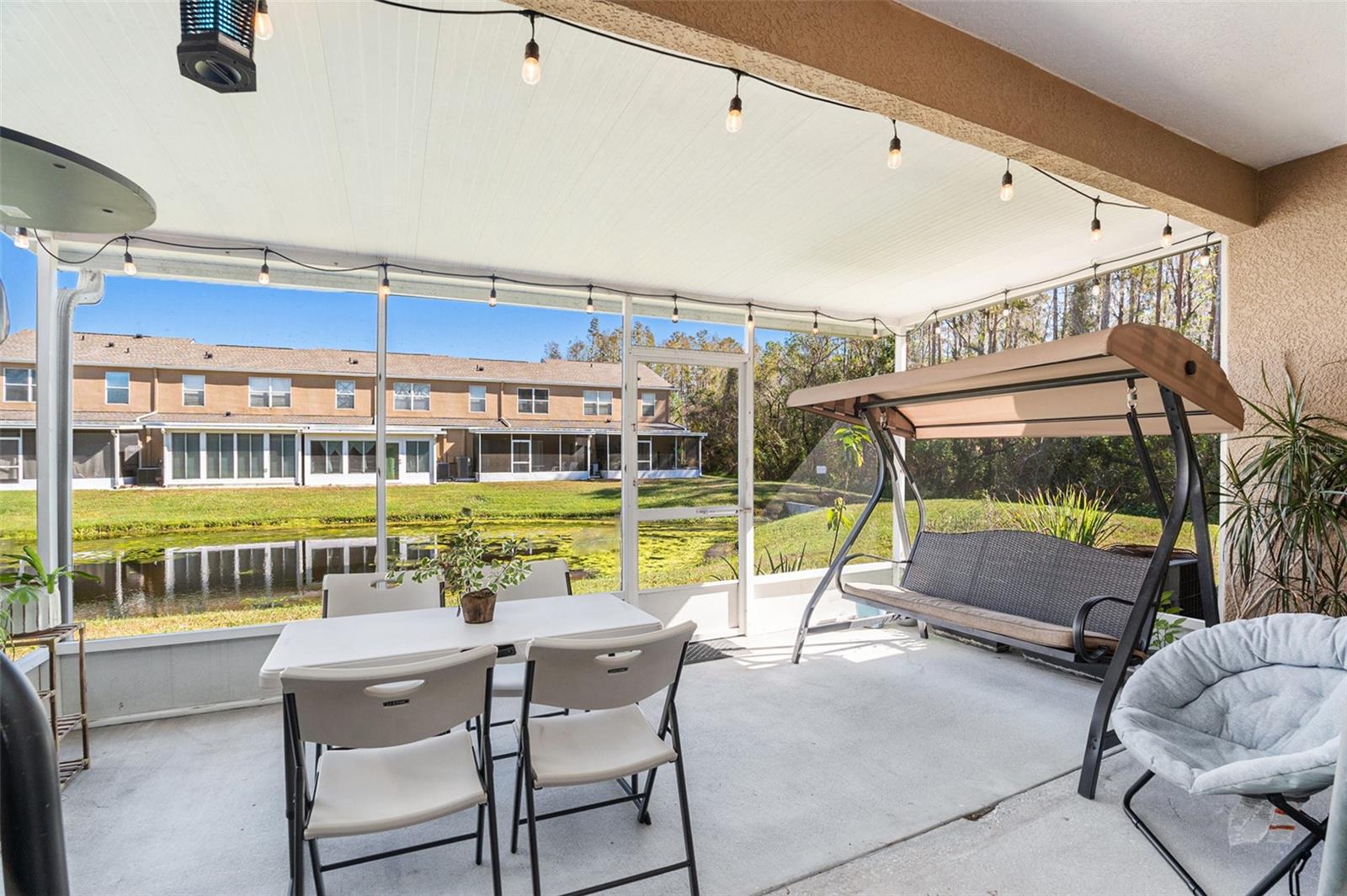 1228 BARONSCOURT DR