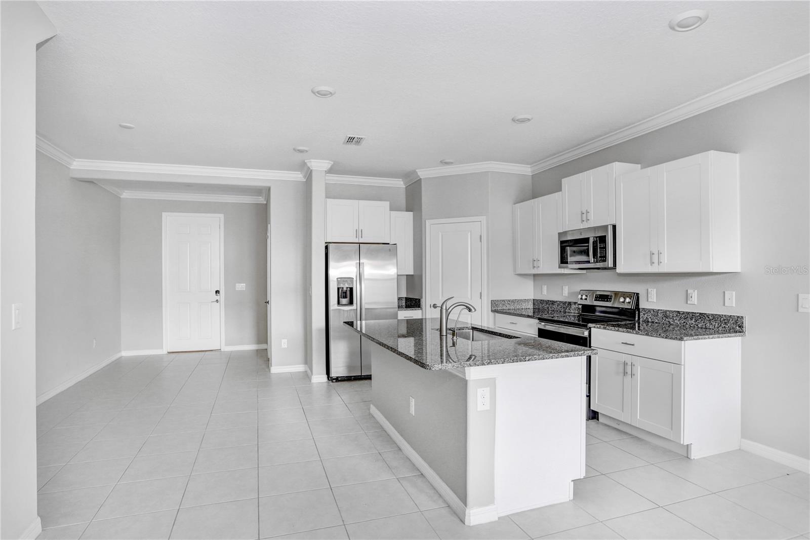 31894 BLUE PASSING LOOP