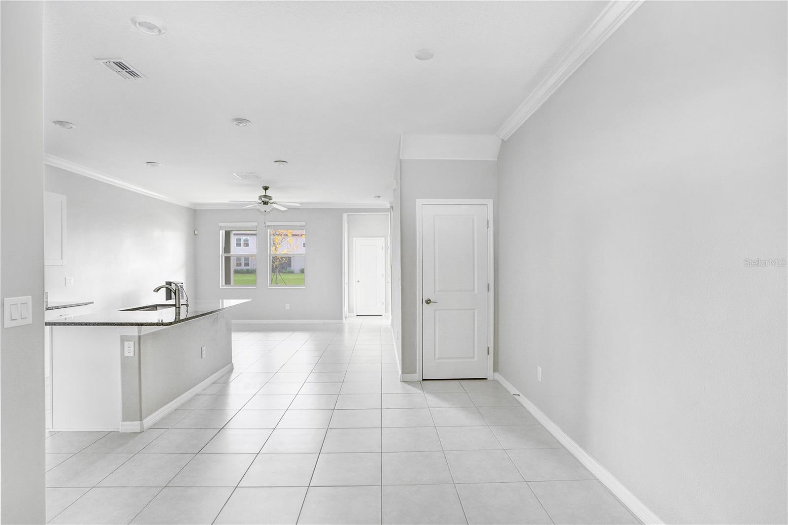 31894 BLUE PASSING LOOP