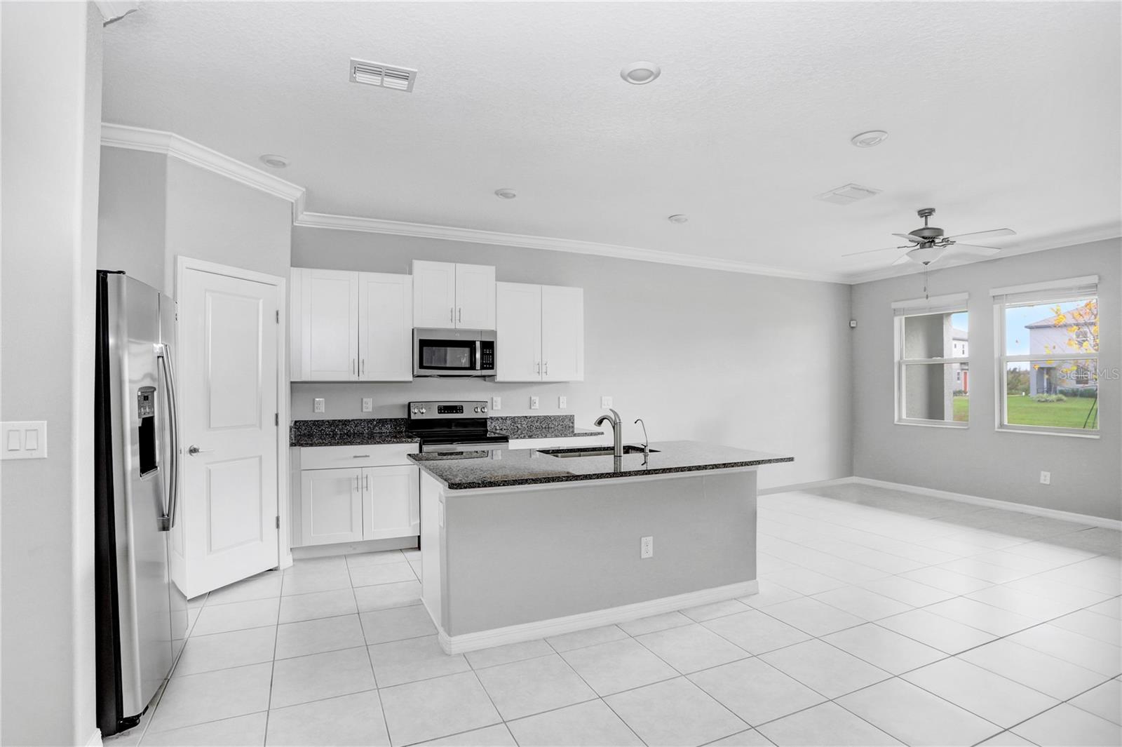 31894 BLUE PASSING LOOP