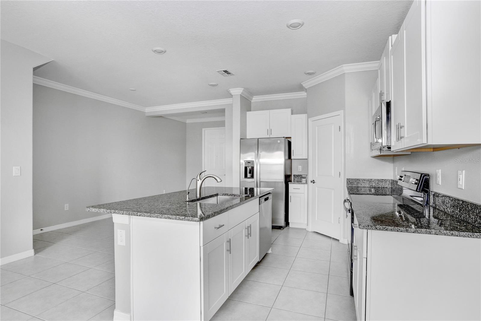 31894 BLUE PASSING LOOP