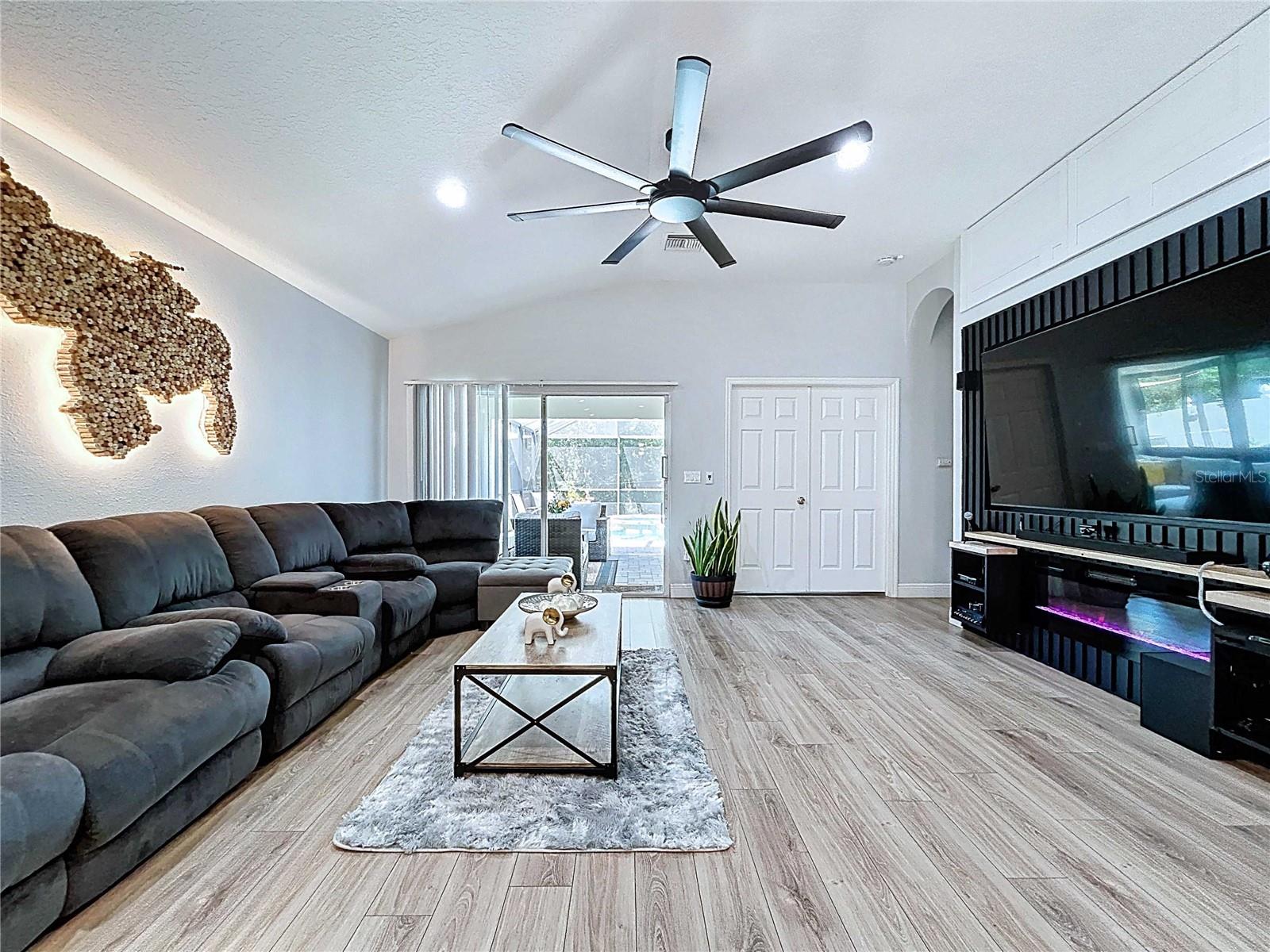 6205 CHAPEL PINES BLVD