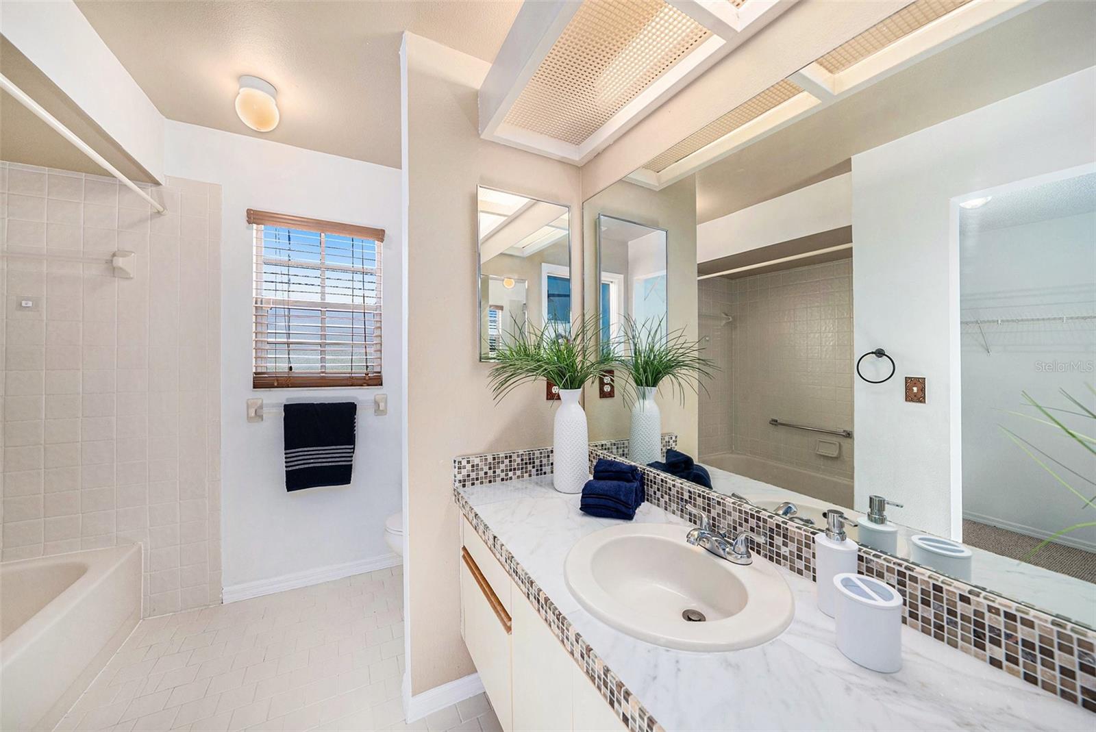 4270 BOSTON CIR