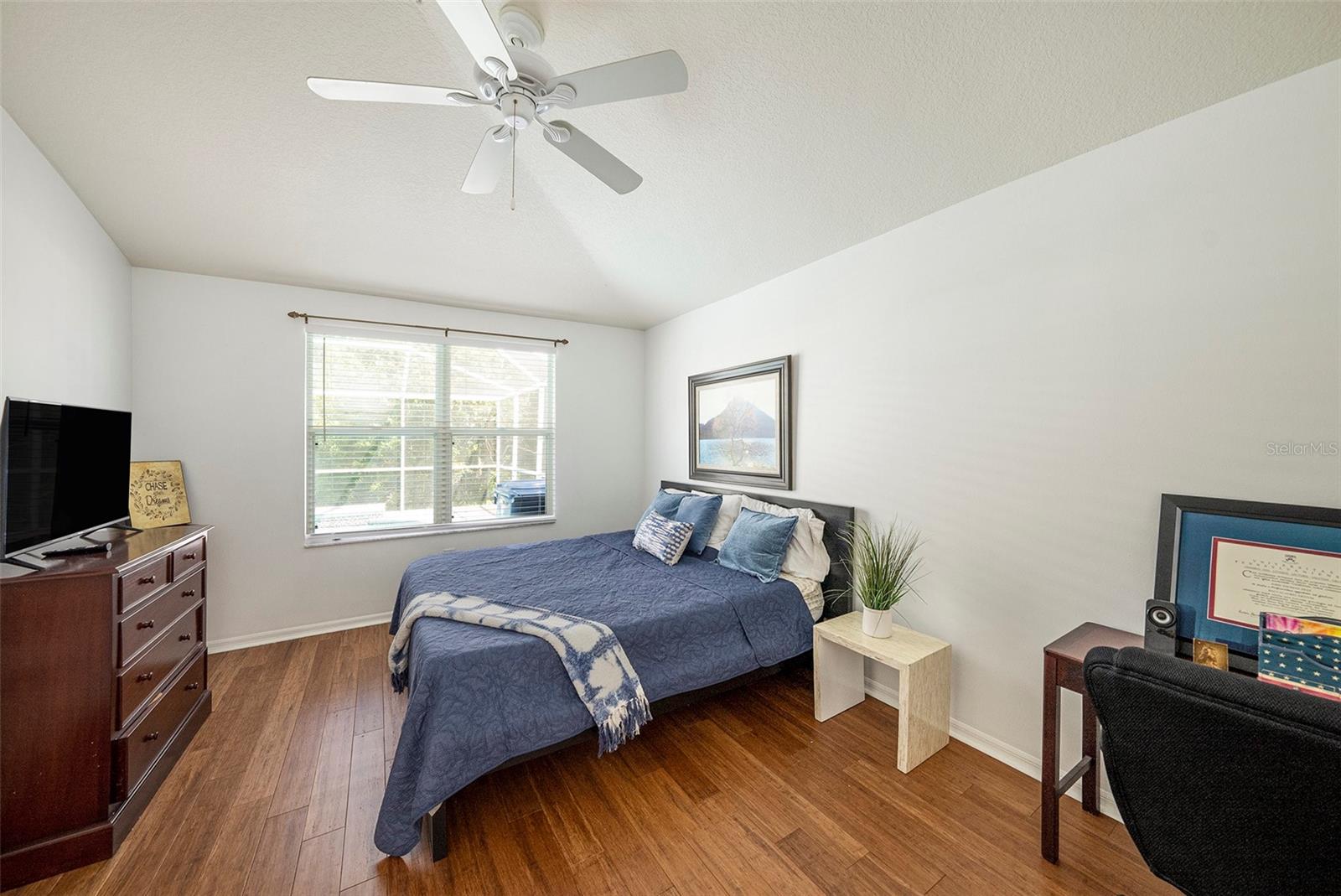 2132 RENSSELAER DR