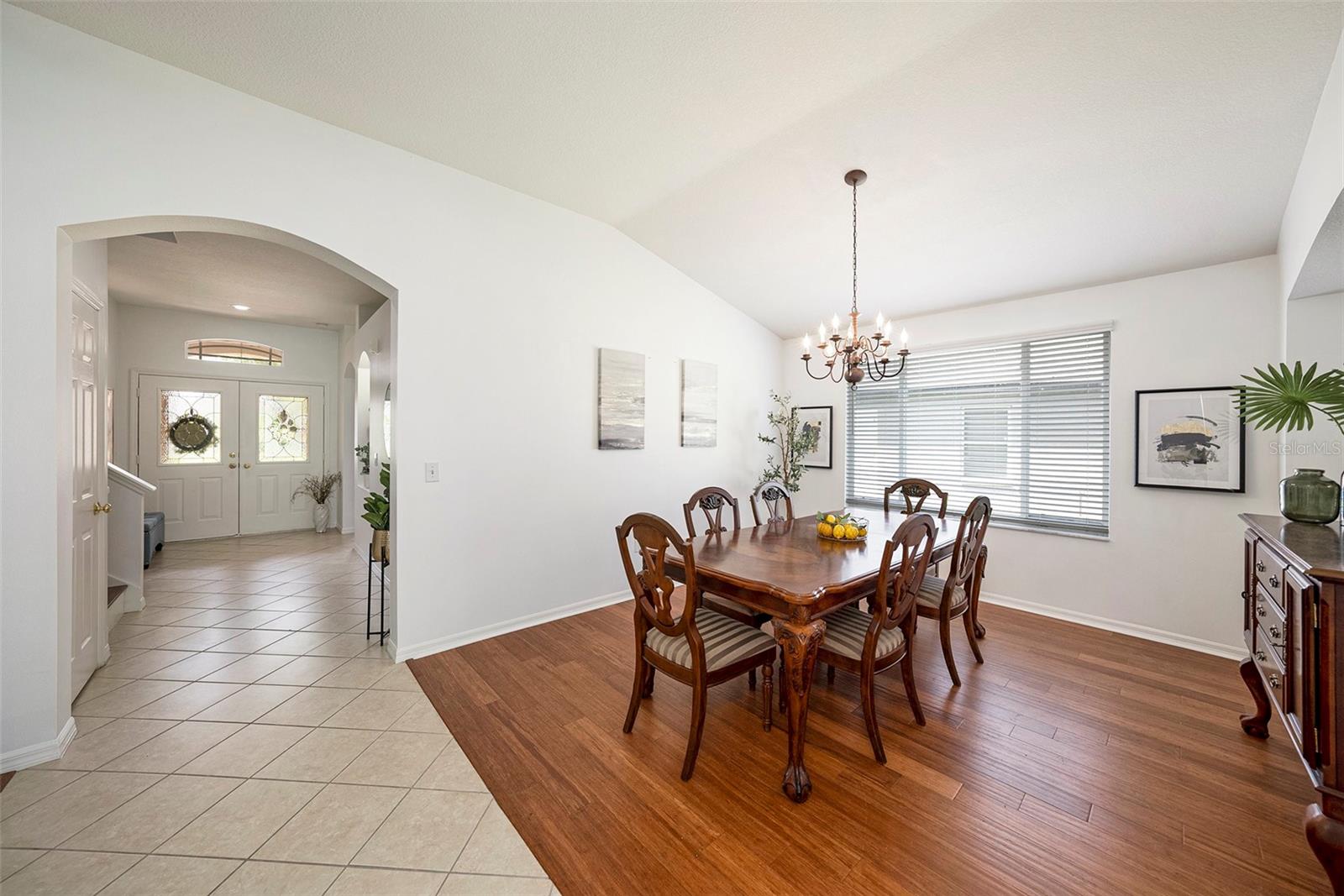 2132 RENSSELAER DR