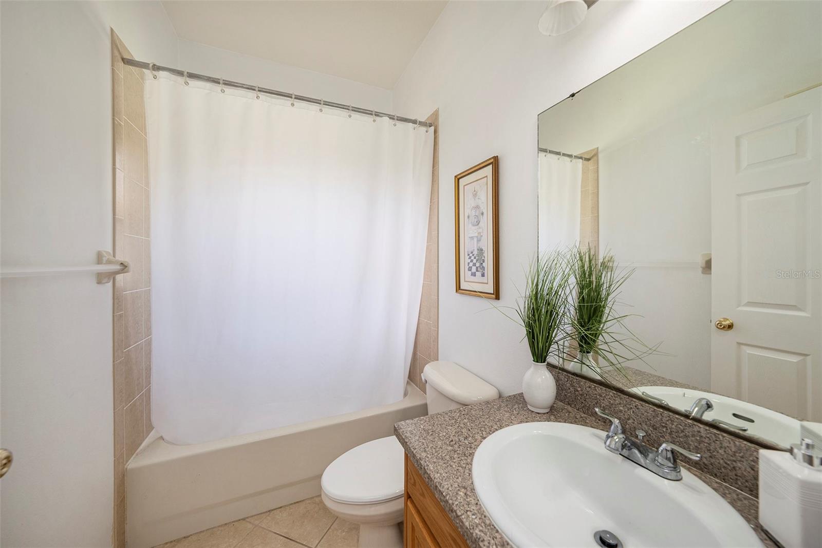 2132 RENSSELAER DR