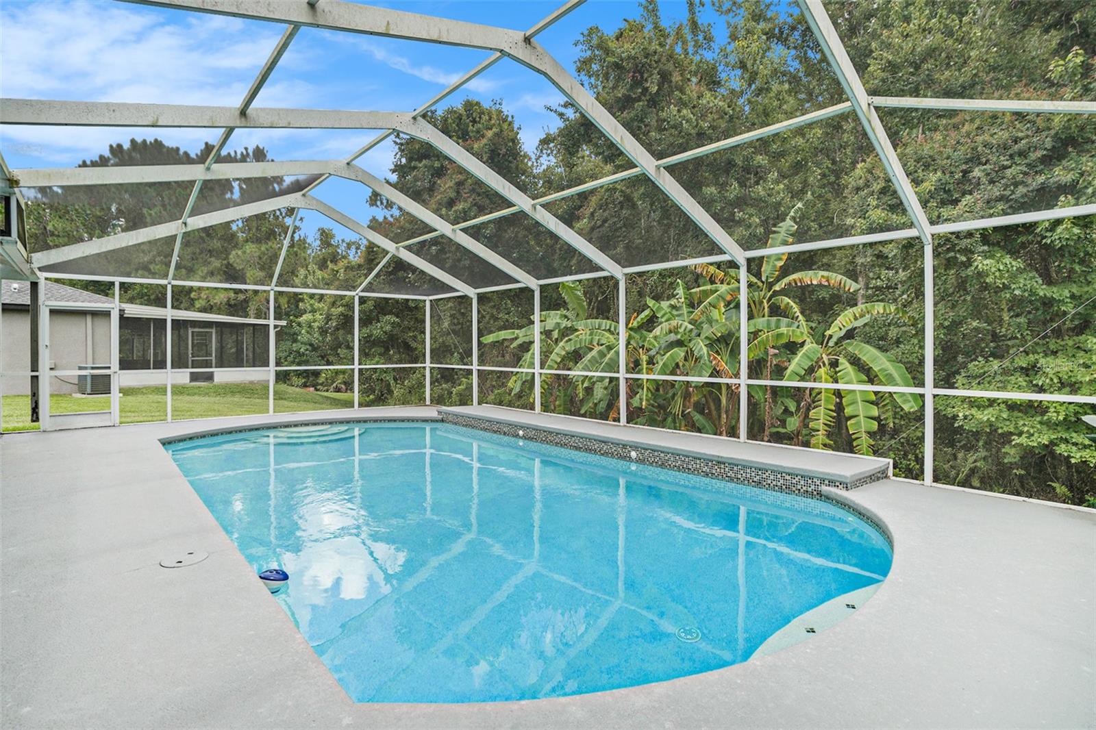 2132 RENSSELAER DR