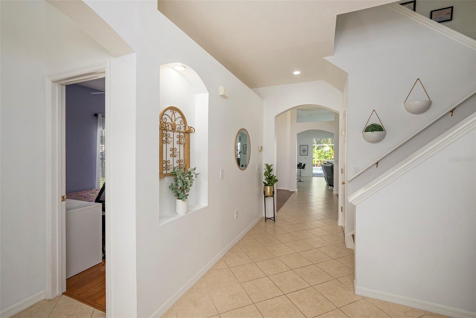 2132 RENSSELAER DR
