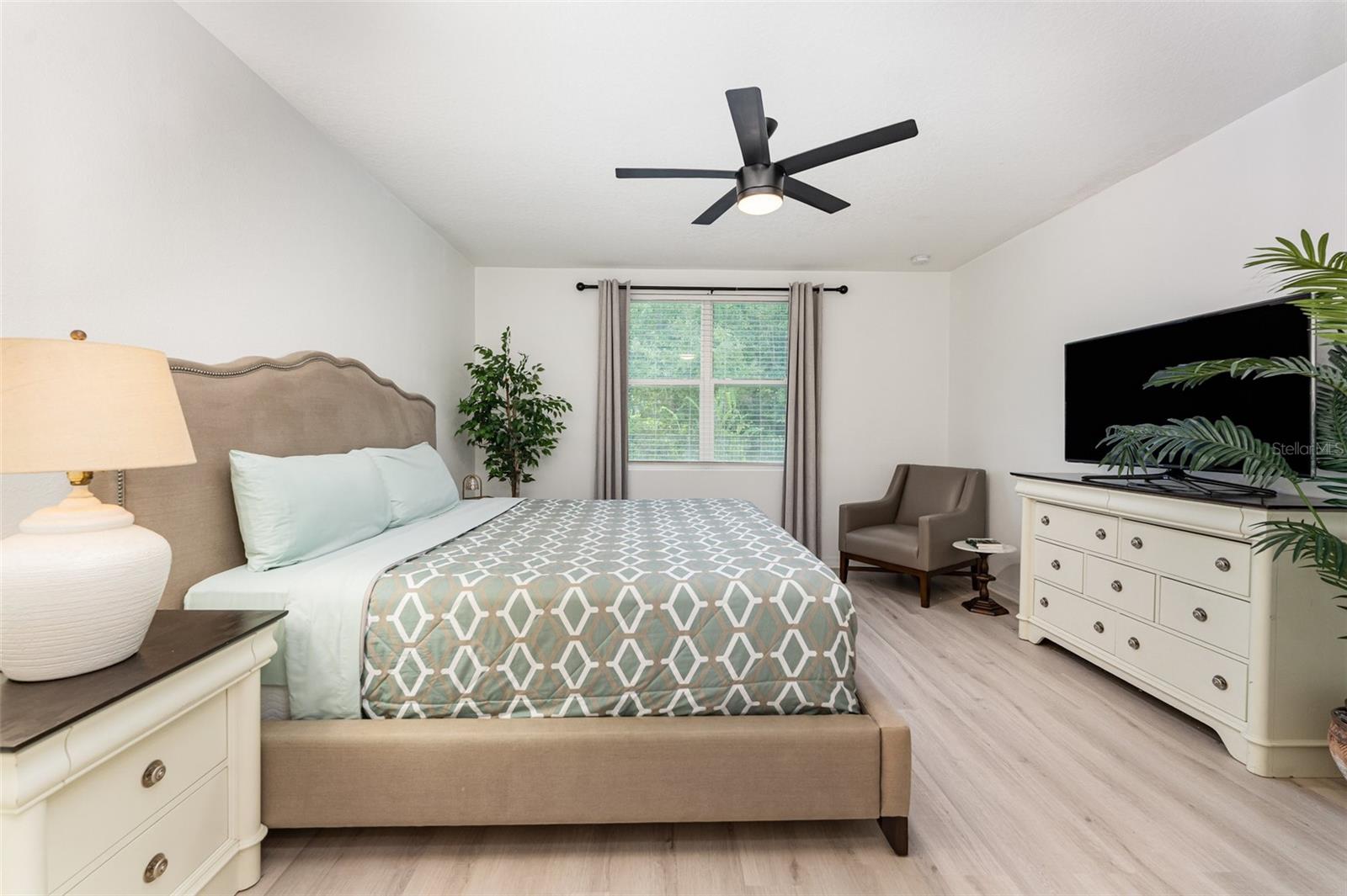 573 VISTA VILLAGES BLVD