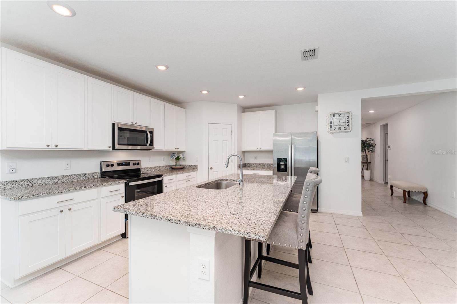 573 VISTA VILLAGES BLVD