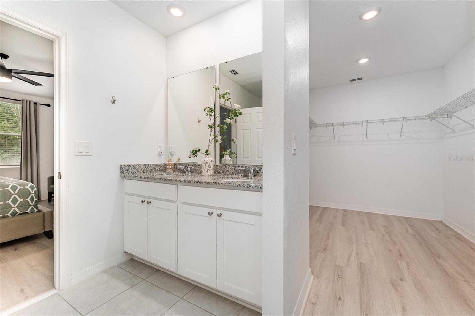 573 VISTA VILLAGES BLVD