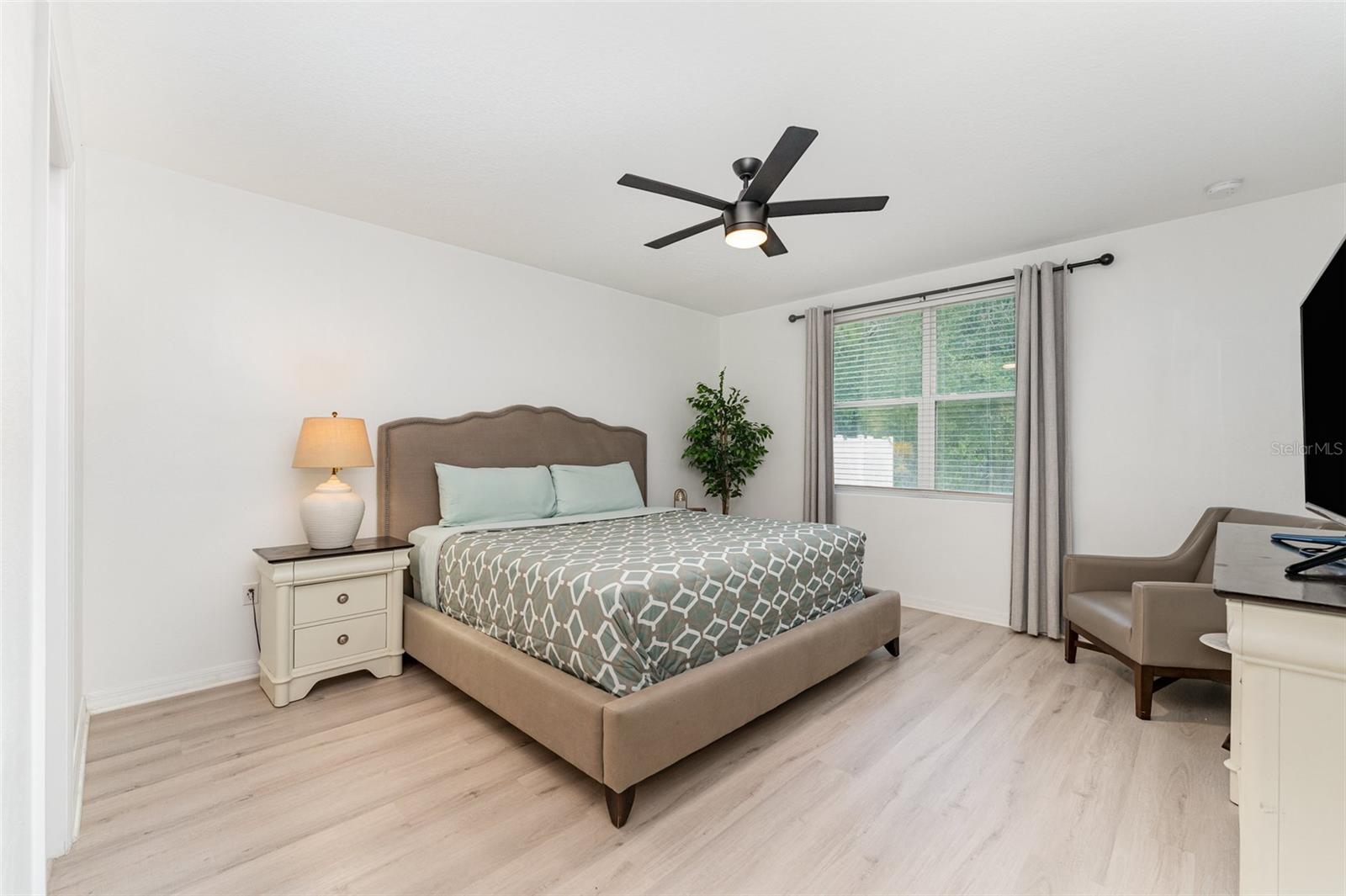 573 VISTA VILLAGES BLVD