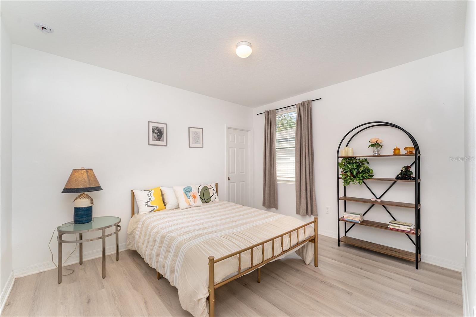 573 VISTA VILLAGES BLVD