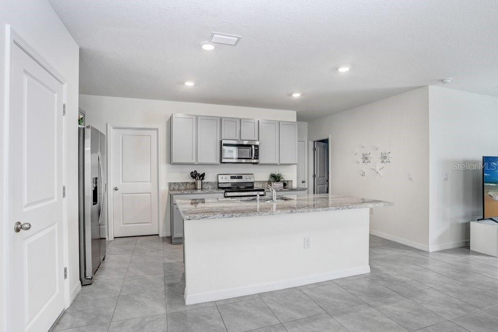 9319 FORGE BREEZE LOOP