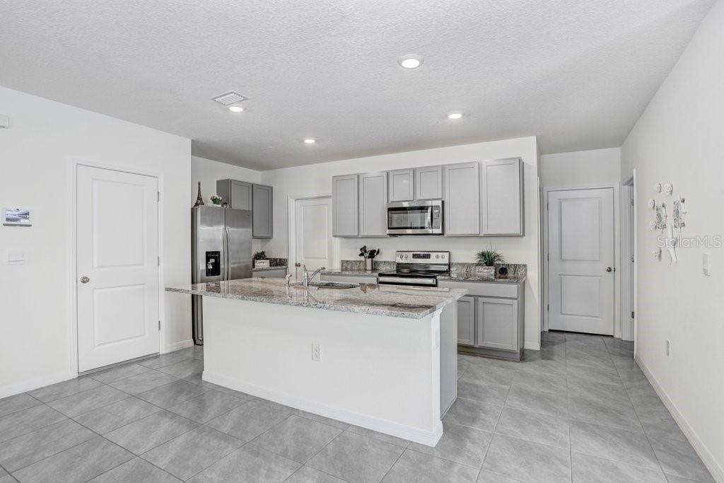 9319 FORGE BREEZE LOOP