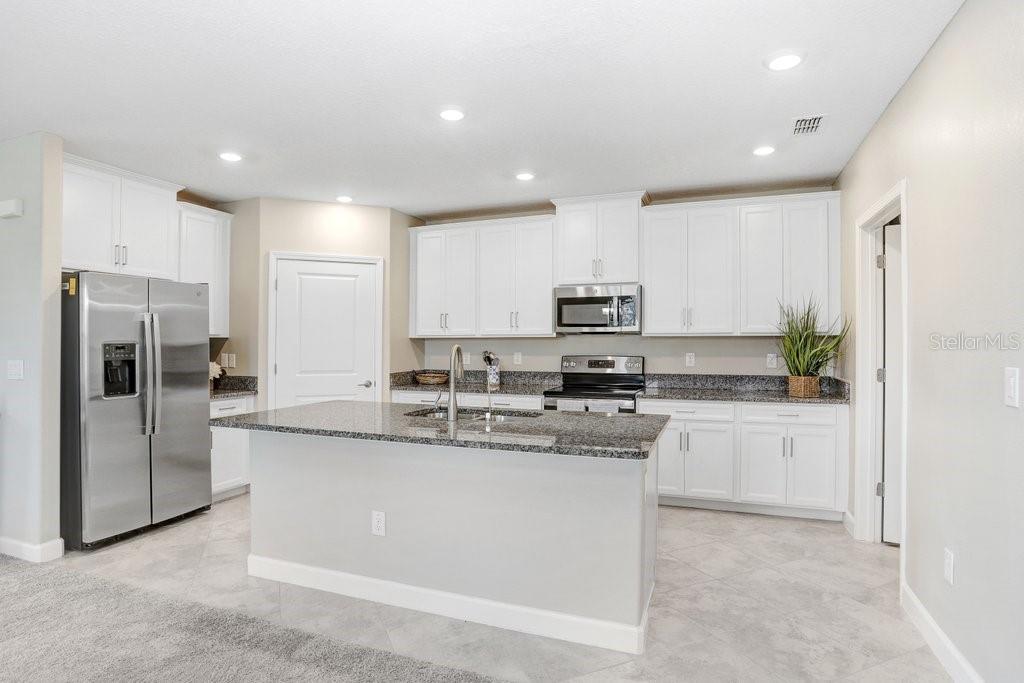 10282 ECHO DOCK LOOP