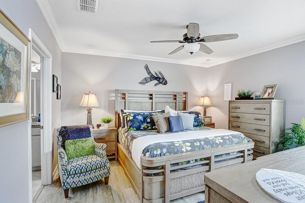 10385 ECHO DOCK LOOP