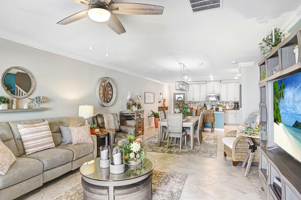 10385 ECHO DOCK LOOP