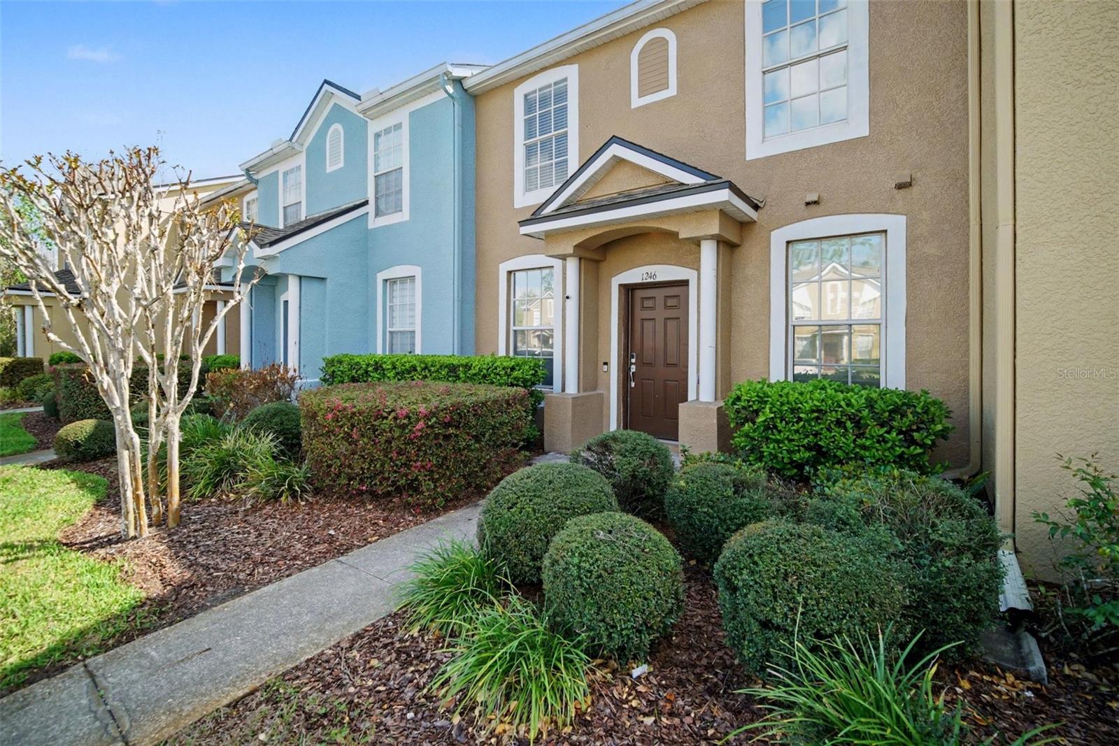 1246 CHARLESWORTH DR