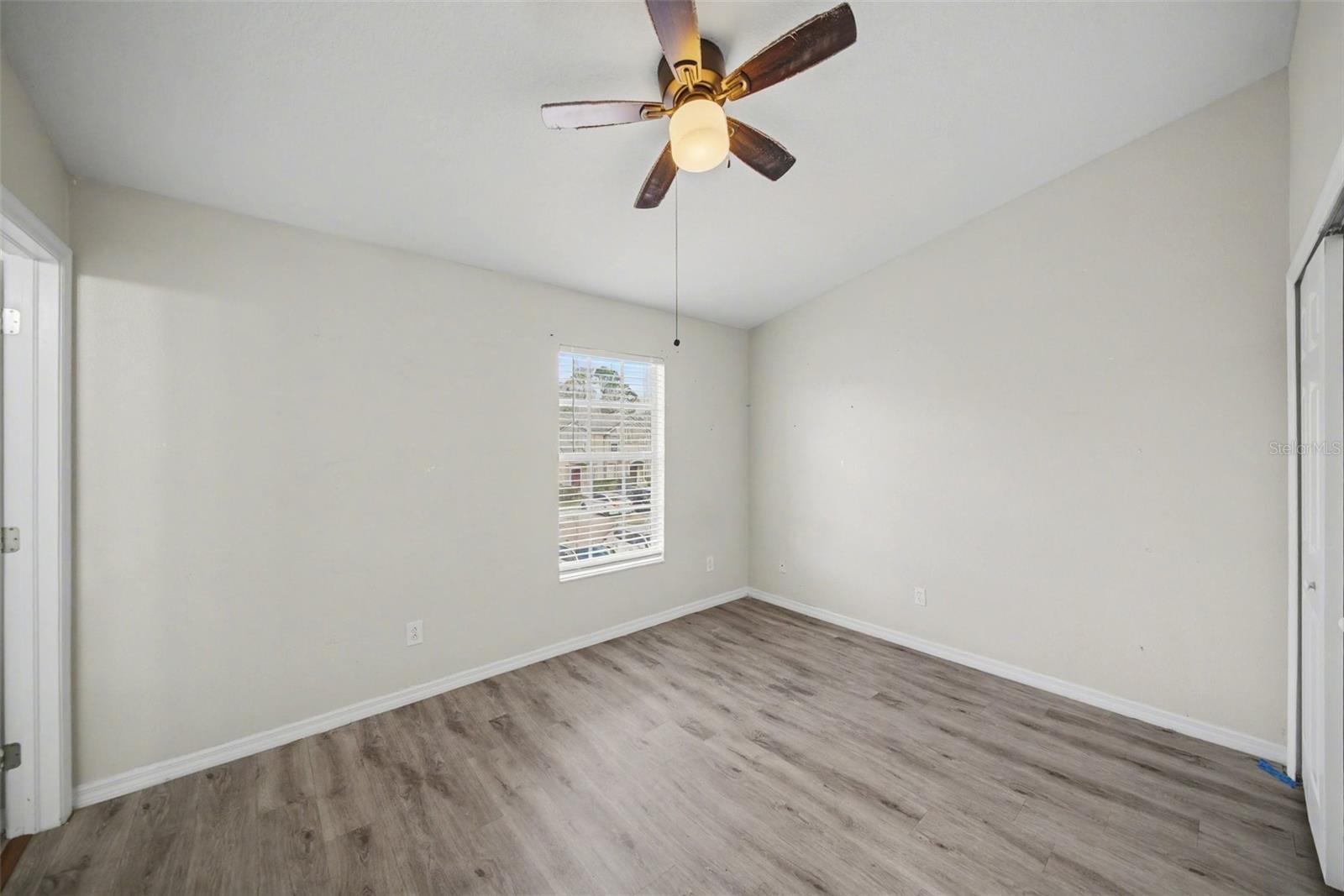 1246 CHARLESWORTH DR