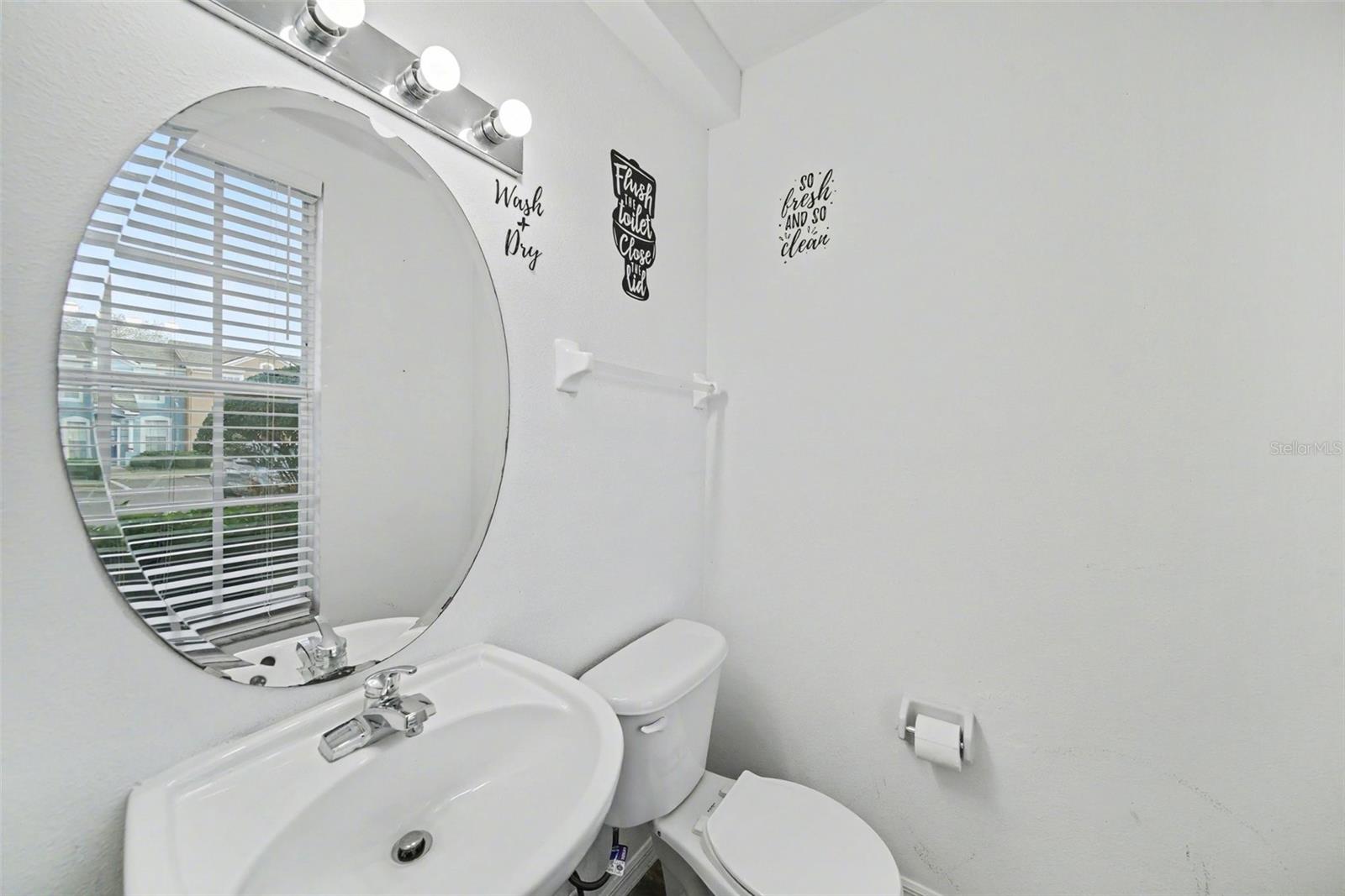 1246 CHARLESWORTH DR