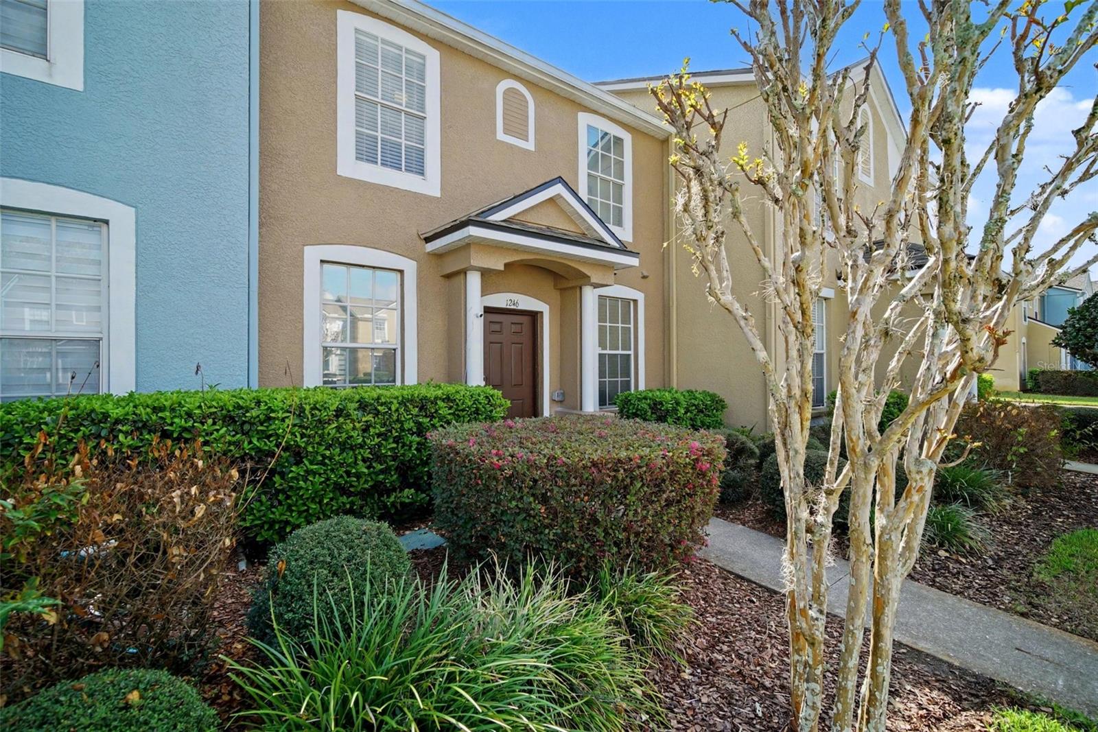 1246 CHARLESWORTH DR