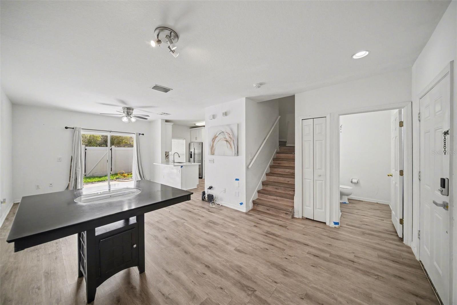 1246 CHARLESWORTH DR