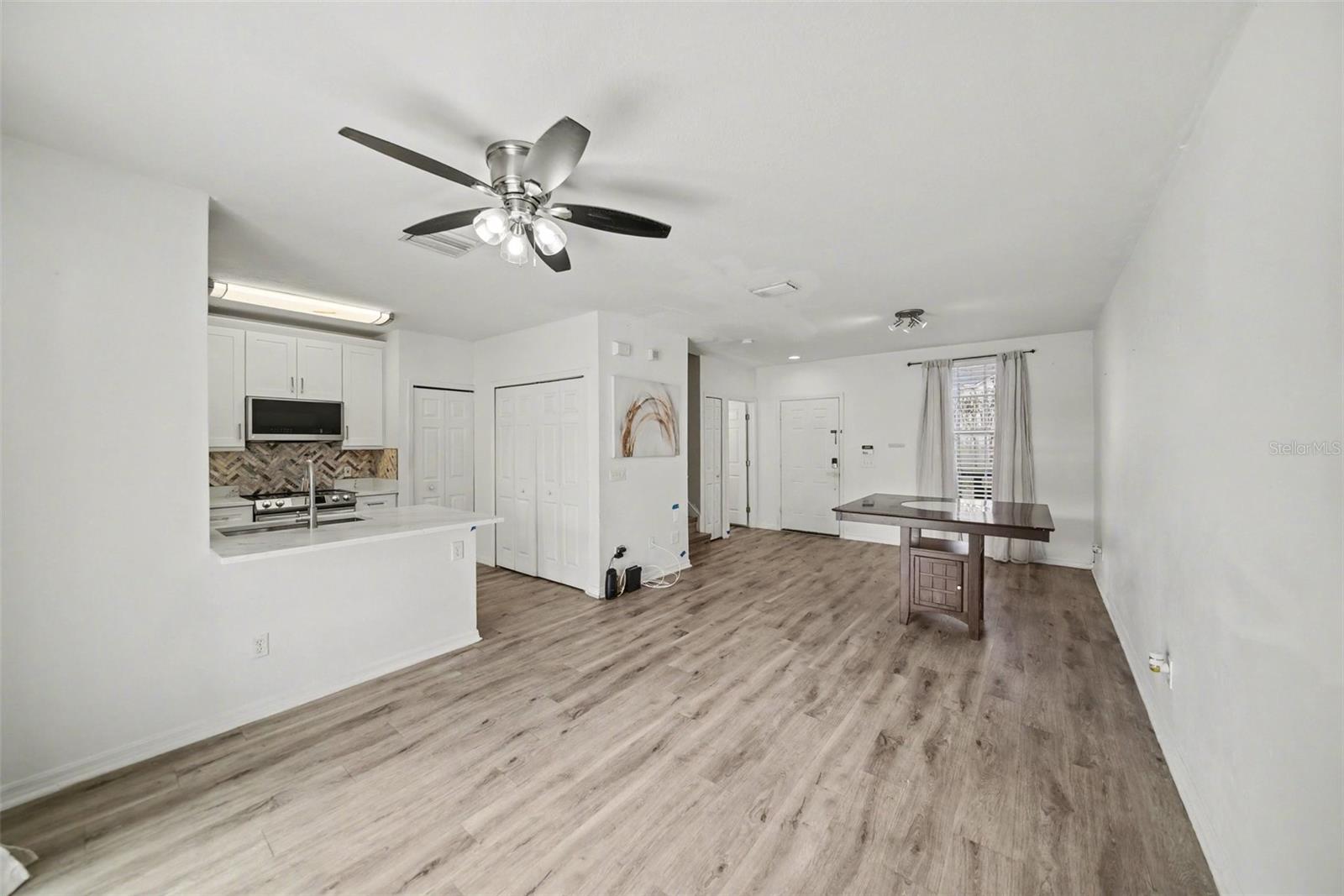 1246 CHARLESWORTH DR