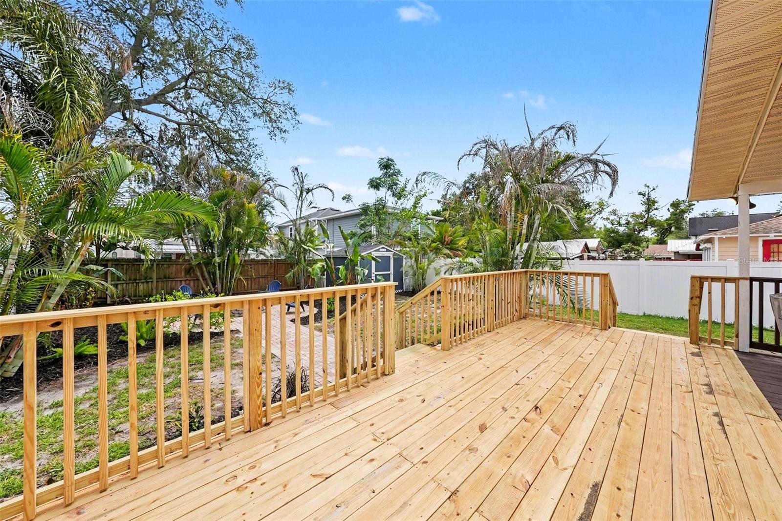 204 W JEAN ST