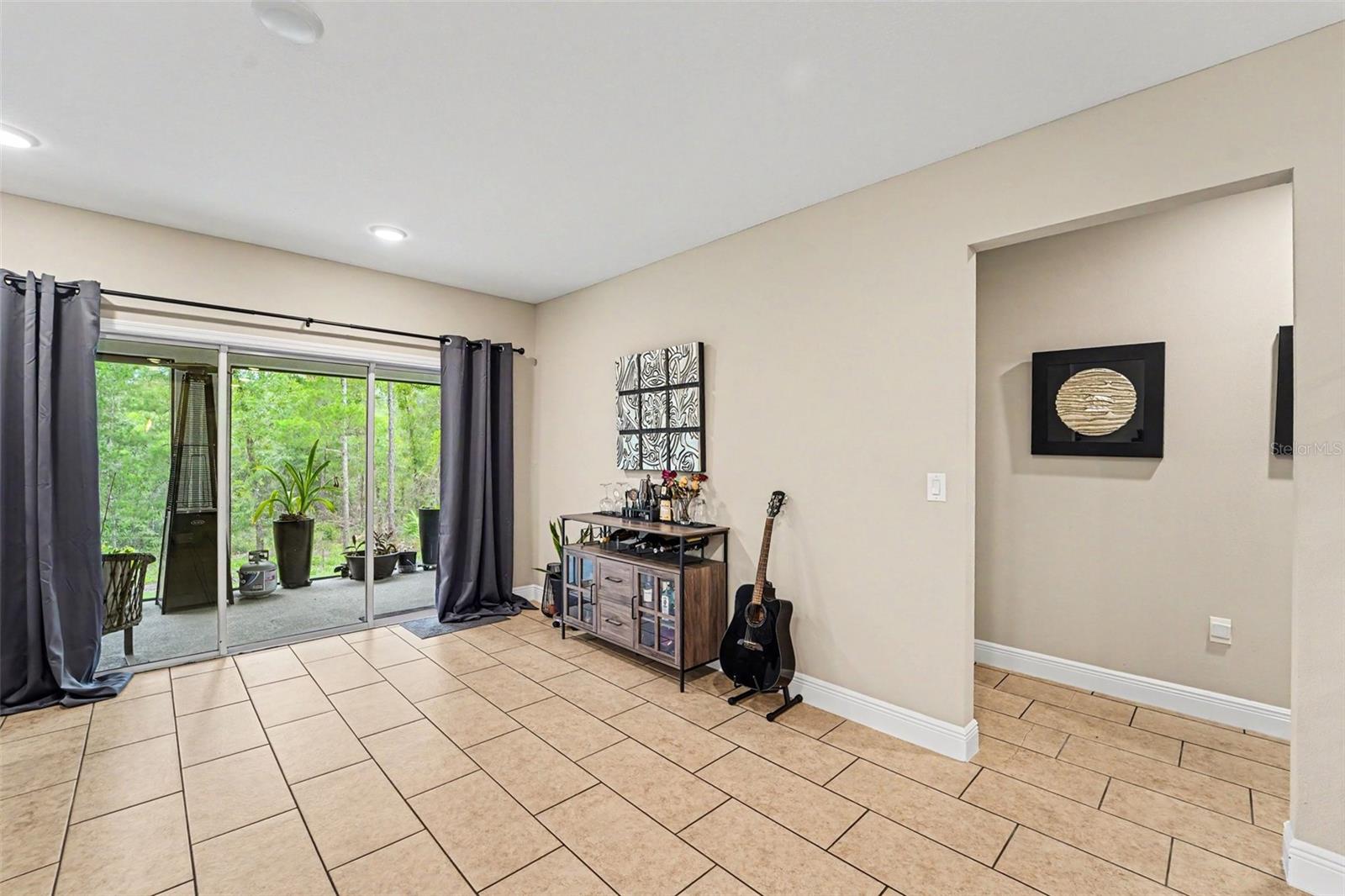 15 LONE PINE ST