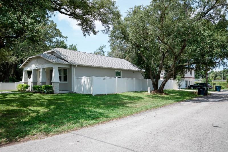 705 E ELM ST