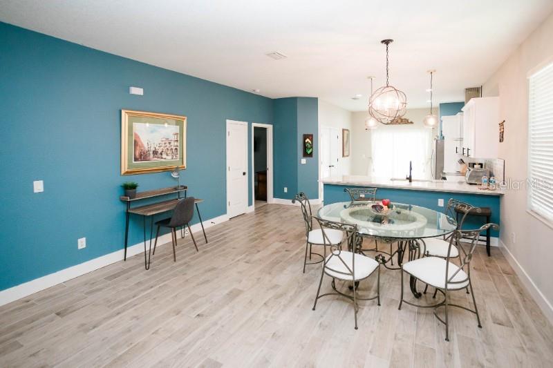 705 E ELM ST