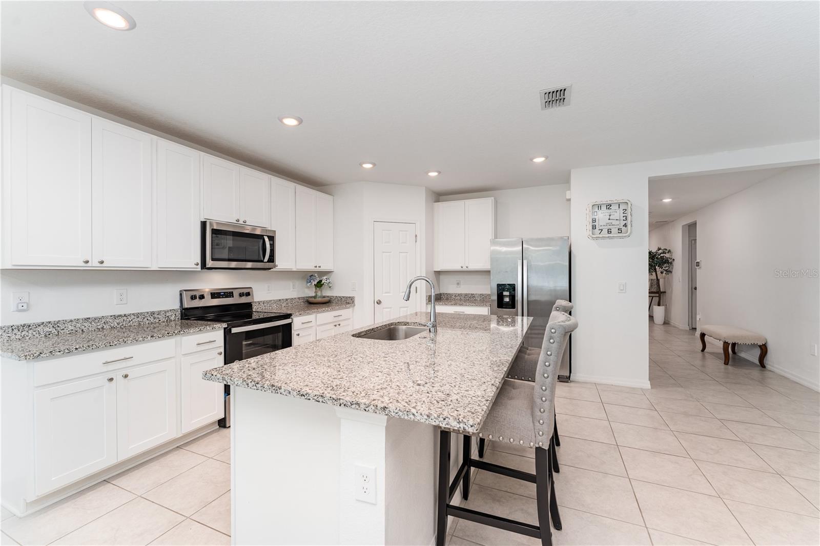 573 VISTA VILLAGES BLVD