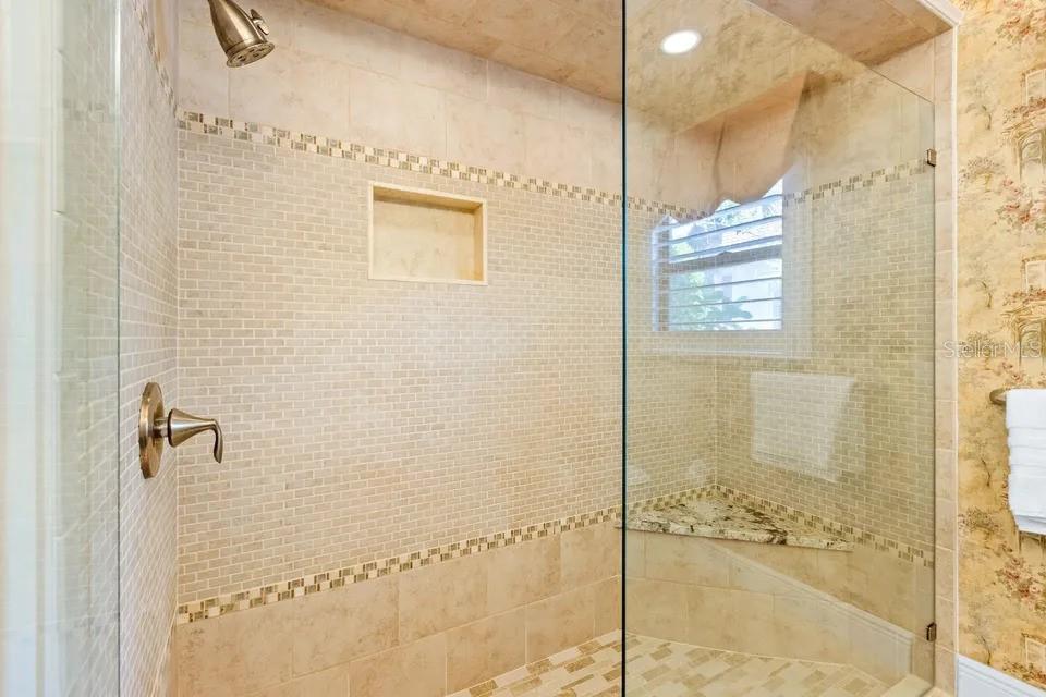 30324 LAURELWOOD LN