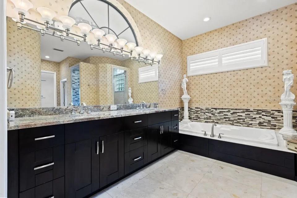 30324 LAURELWOOD LN
