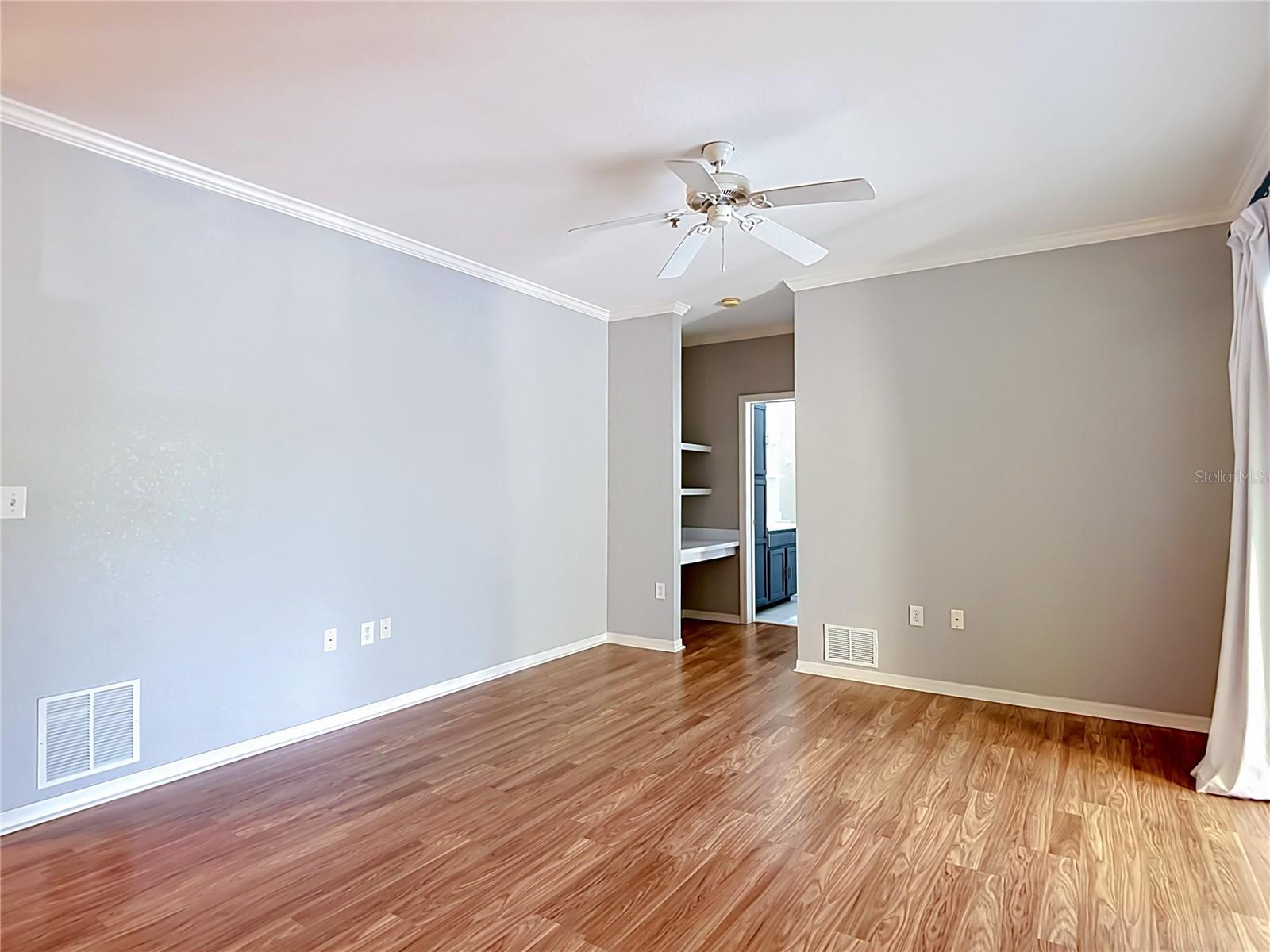 10201 COURTNEY PALMS BLVD #203
