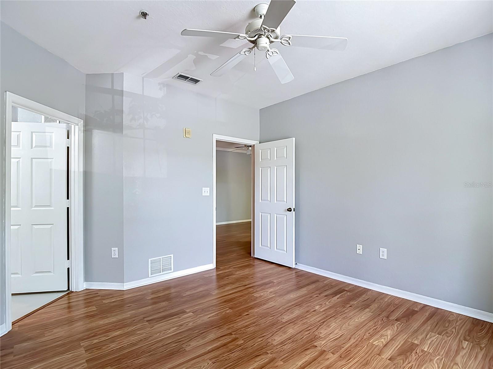 10201 COURTNEY PALMS BLVD #203
