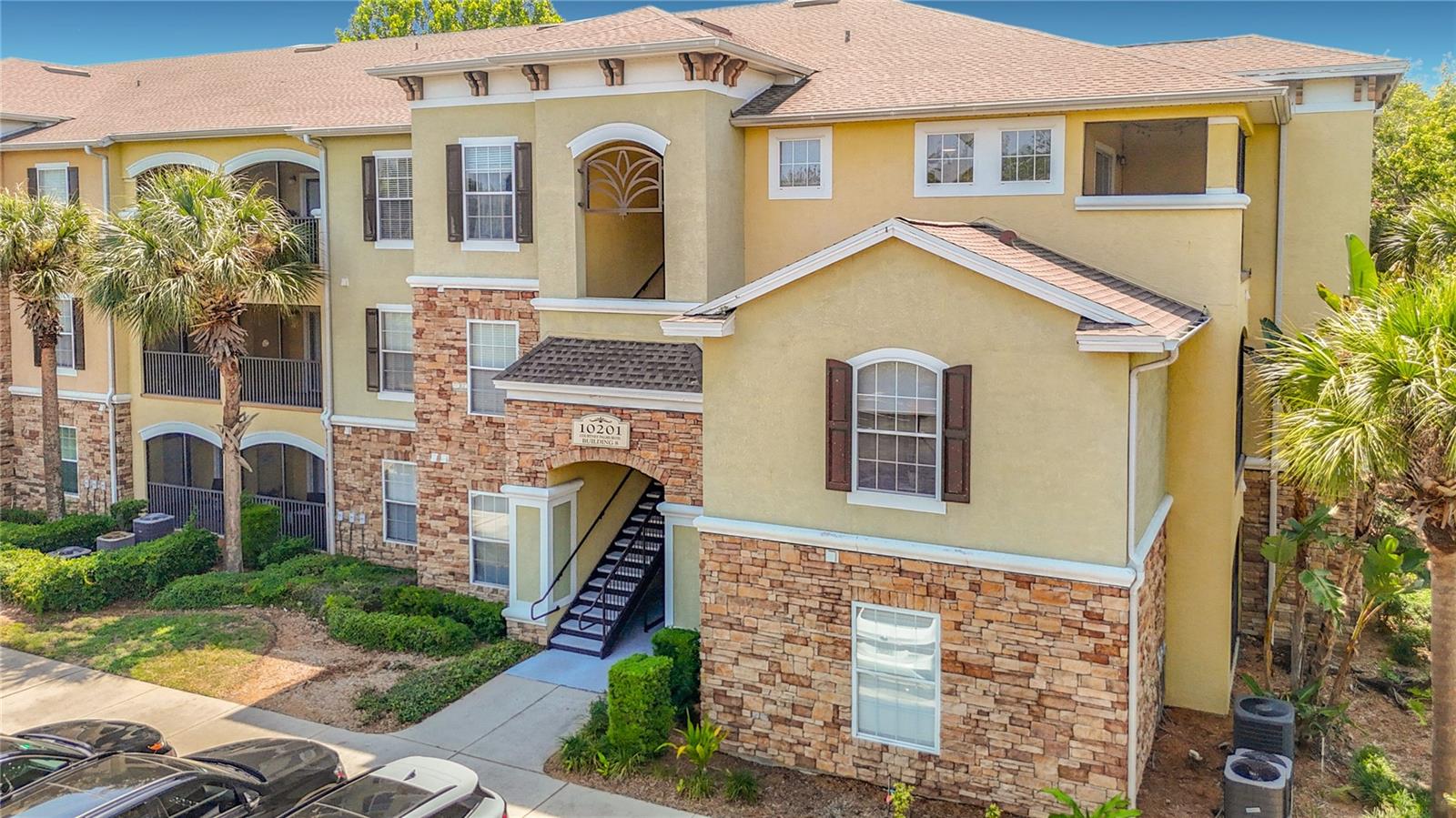 10201 COURTNEY PALMS BLVD #203