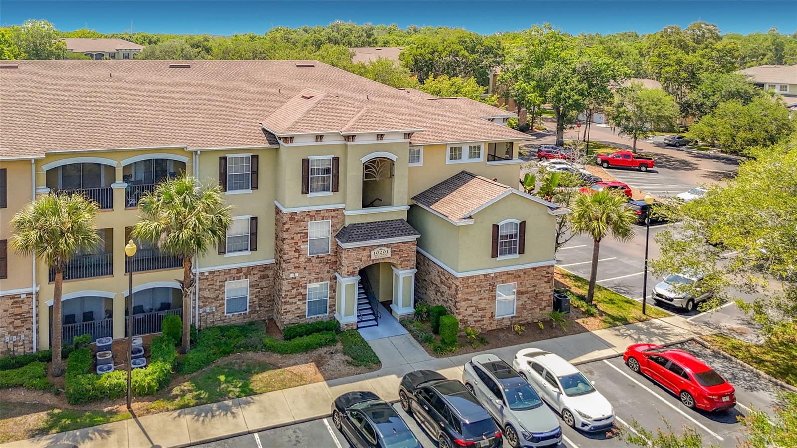 10201 COURTNEY PALMS BLVD #203