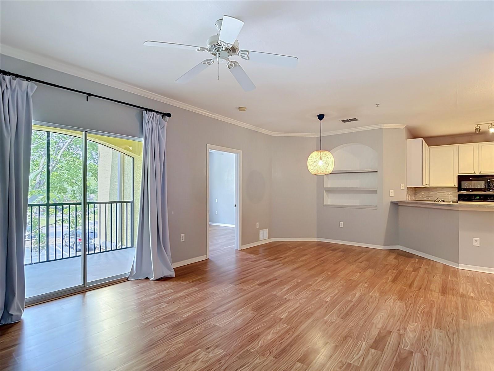 10201 COURTNEY PALMS BLVD #203