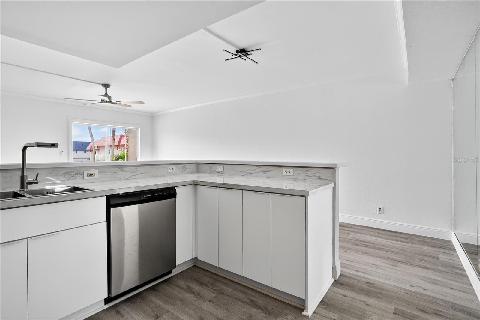 495 SE 8TH ST #242